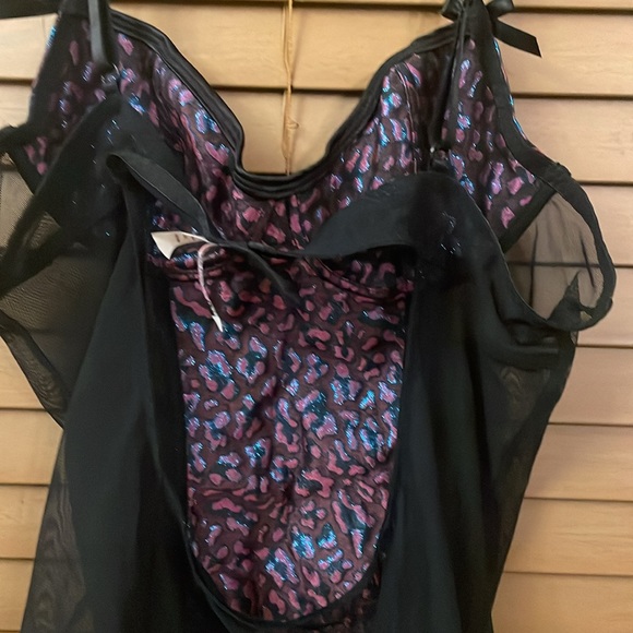 Lingerie - Picture 3 of 6